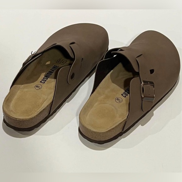 🆕 Taupe color clogs - Picture 2 of 5